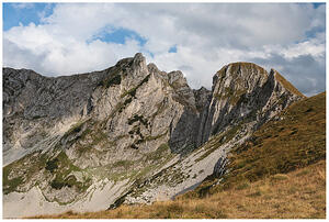 Шарени пасови и в. Щит